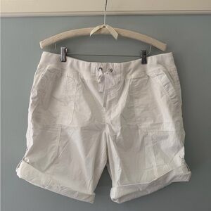 Like New - DKNY White Drawstring Convertible Cargo Shorts (XL)